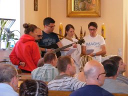 Wizyta międzynarodowej grupy młodzieży w Domu Pomocy Społecznej w Podzamku w ramach ŚDM Kraków 2016r